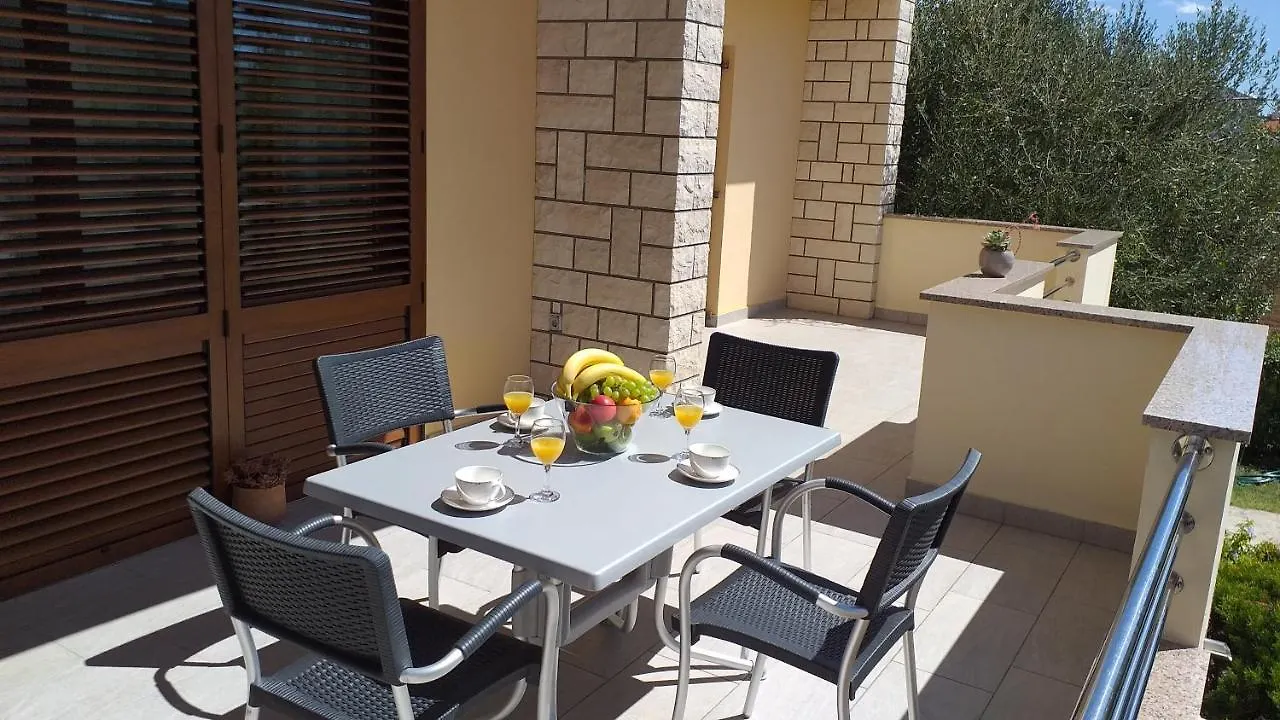 Apartments Kresan Soline Sukosan Croatia